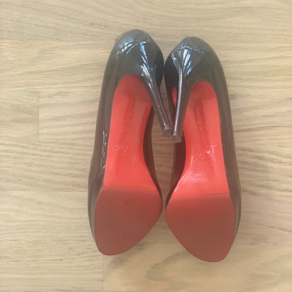 Heels - Picture 2 of 3